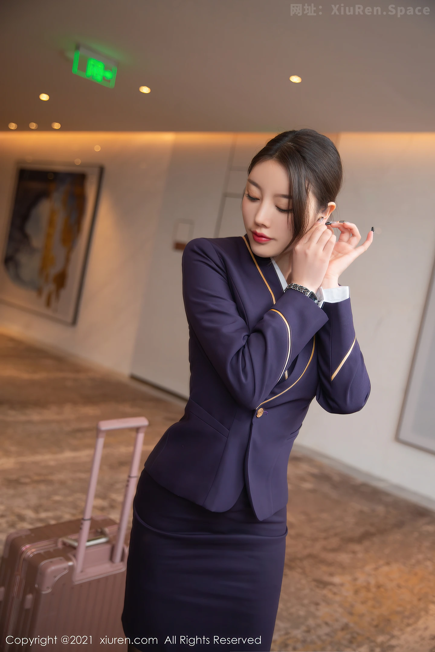 图片[2]-[XiuRen秀人网]VOL.4231 女神杨晨晨Yome下班后私房半脱露粉色内衣开档黑丝诱惑写真77P-秀人网官方网站